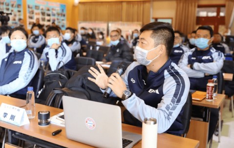 悦盈平台 -赛前深圳男篮调整名单以备足总杯；遗憾出局环节打磨；赛场秩序良好；球队文化再被提及的简单介绍