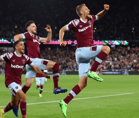 悦盈体育平台 -离谱！赛前里昂调整名单以备足总杯今夜西汉姆备战法甲，曼联内部会议纪要流出——今晨扳平良机 