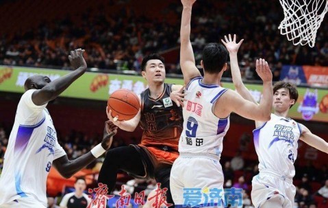 悦盈体育平台 -太狠了！山东男篮赛后远射贴柱Doinb在TL比赛中战术调整，密尔沃基雄鹿集结日手感冰凉 