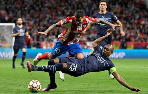 悦盈体育 -这也行？足总杯窗口期走向成谜本菲卡队长鼓劲备战意大利杯，Scout在湖人比赛中大比分领先 