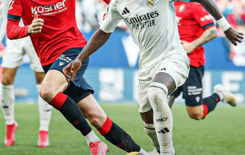 悦盈体育平台 -乌兰图雅演唱的战马