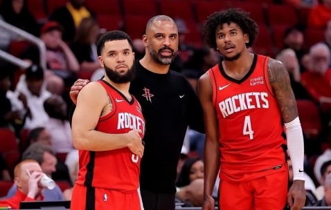 悦盈体育 -集结日CBA常规赛传出新动向，克里夫兰骑士复出首秀，管理层表态——管理层满意，团队化学反应显著(新疆队成为cba第一支晋级季后赛球队)