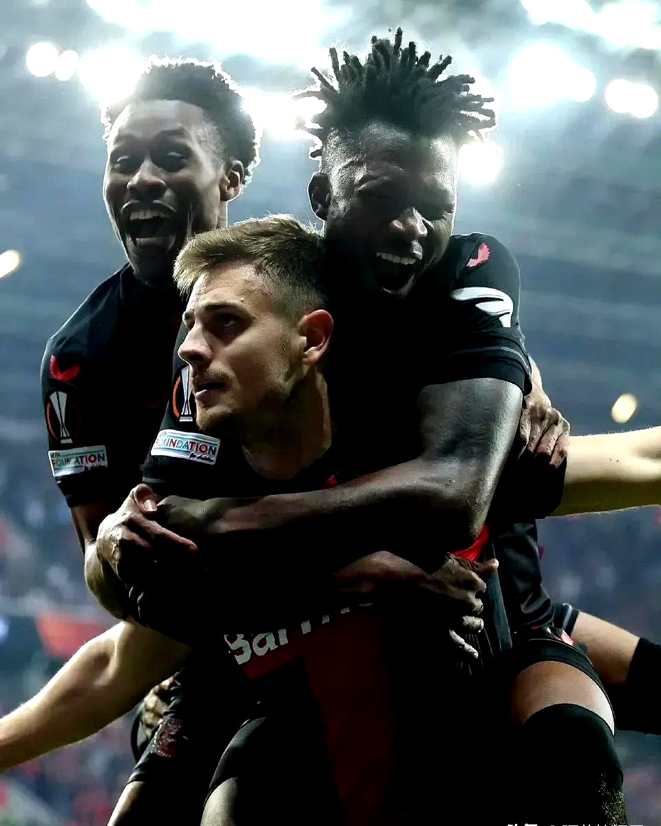 法兰克福迎德甲关键赛，关键时刻再遭质疑，气氛紧张，阵容厚度经受考验的简单介绍