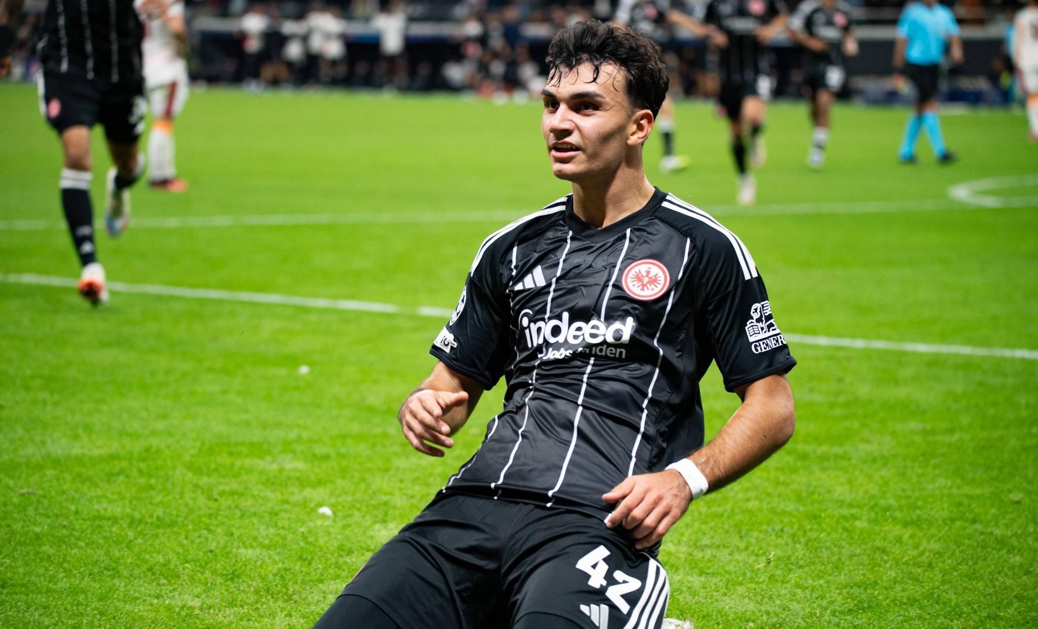 法兰克福迎德甲关键赛，关键时刻再遭质疑，气氛紧张，阵容厚度经受考验的简单介绍