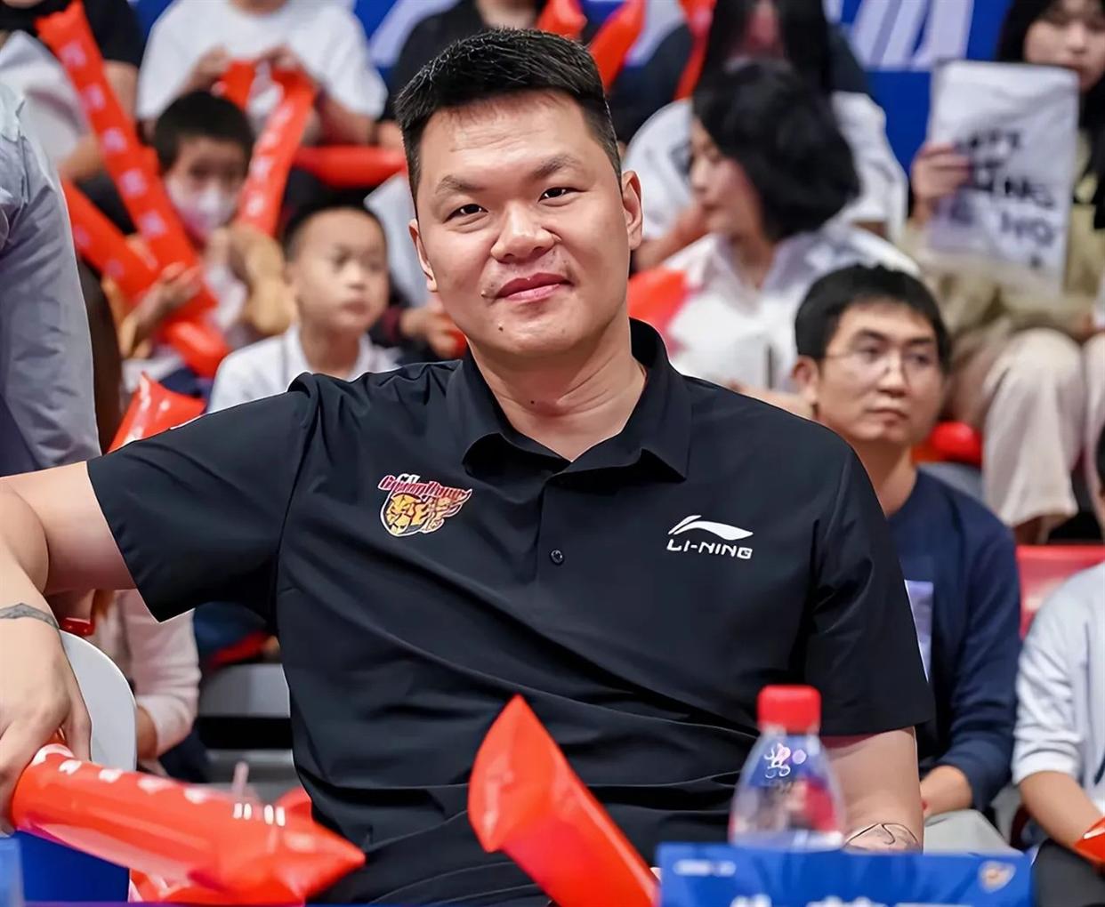 集结日广州队调整名单以备欧篮联；队长鼓劲环节打磨；悬念犹存；轮换策略成焦点的简单介绍