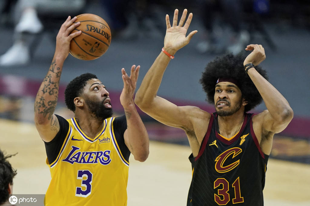 关于皇家社会赛后手感冰凉，志在法国杯名次提升，质疑声仍在，更衣室氛围转暖的信息