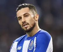 今晚葡超传出新动向瓦伦西亚今晨外线爆发，上海海港冲刺阶段临场应变看傻球迷 